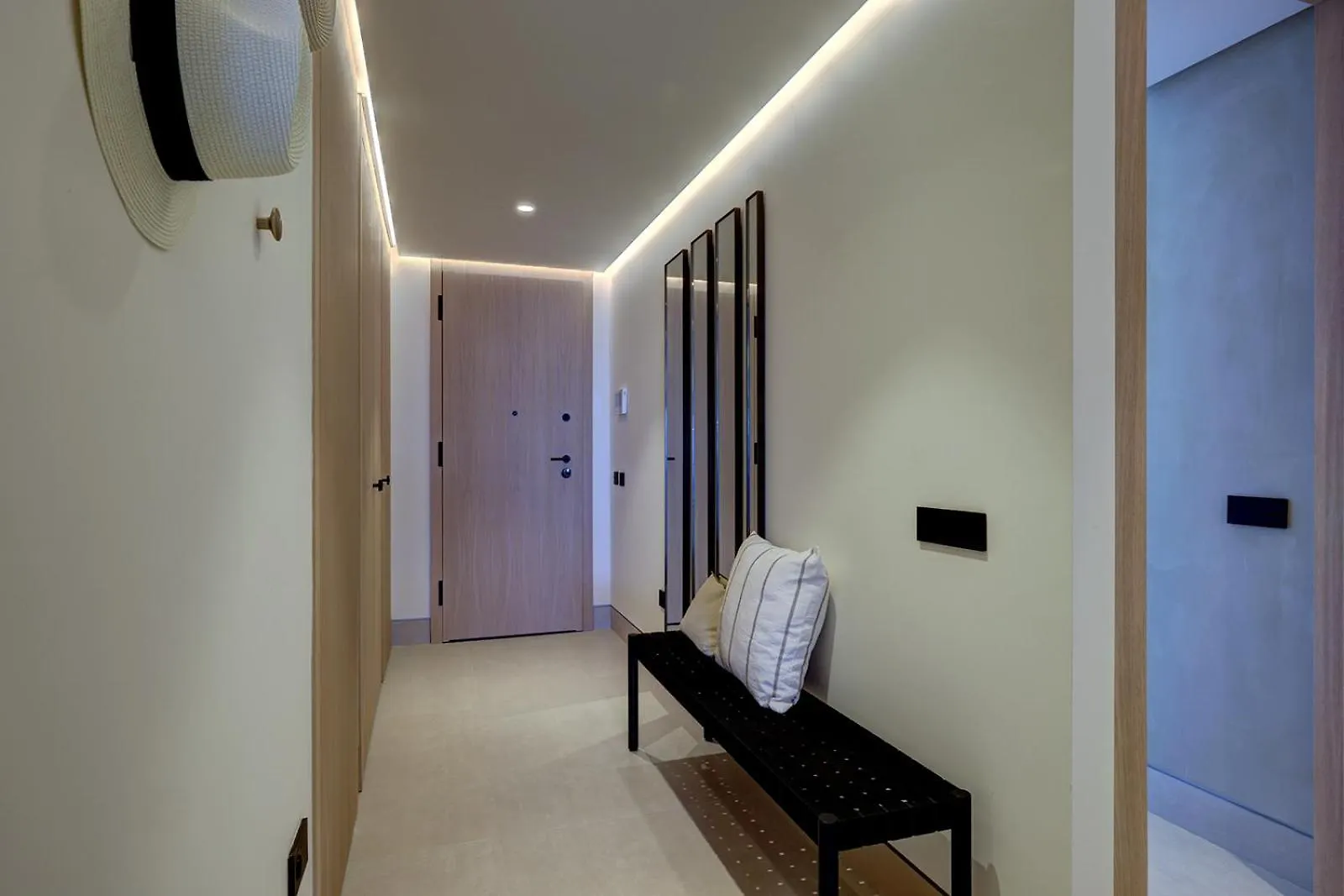 Luxury Beach Front 2 Bed Apartment In Malaga Towers Spain